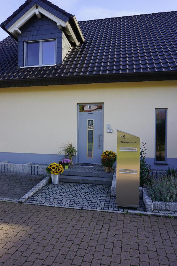 Rieslingstube Bei Britta & Joachim Lägenhet Undenheim Exteriör bild